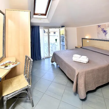 Hotel Doria 2*